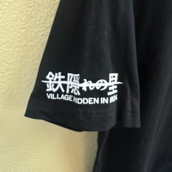 Village Hidden In Iron Short Sleeve Graphic Shirt Size Small Excellent Condition - Picture 5 of 10